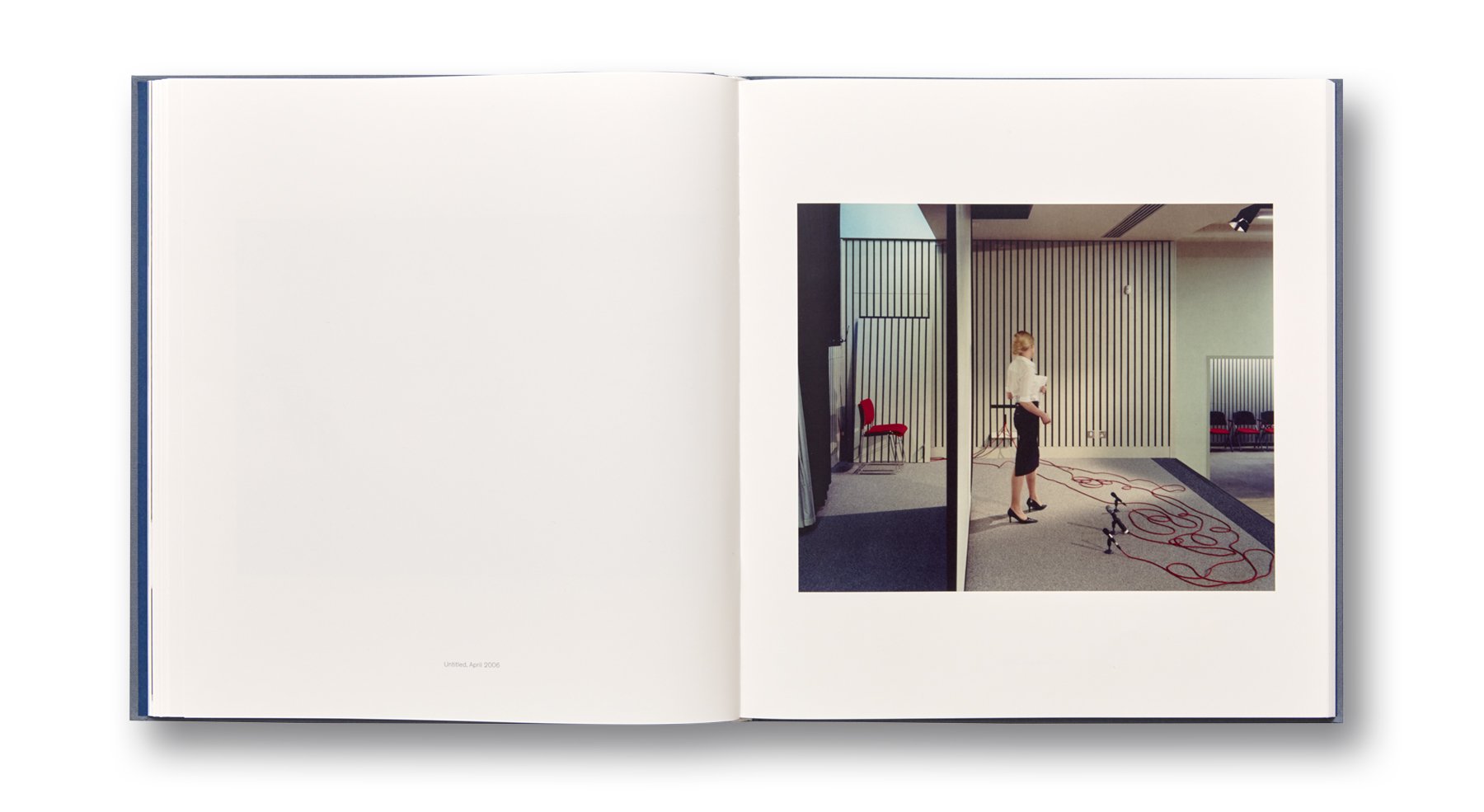 Hannah Starkey – Photographs 1997 – 2017 – www.photobookstore.nl