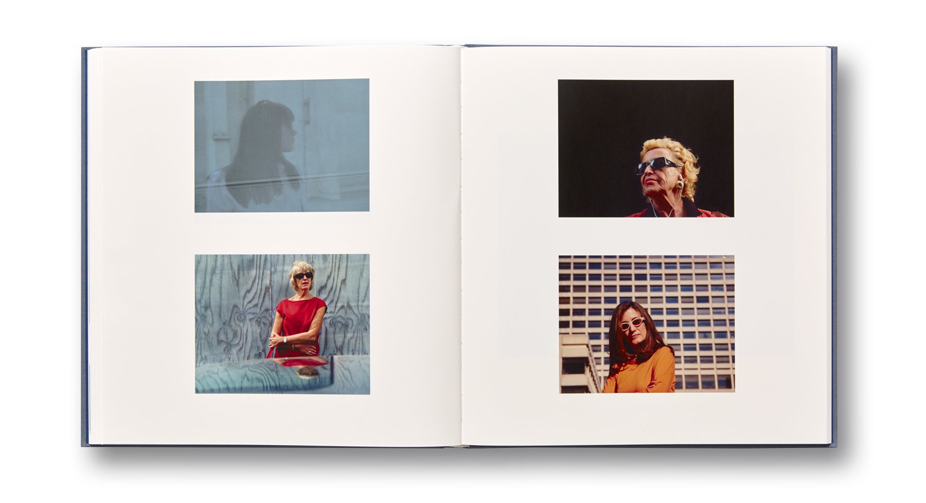 Hannah Starkey – Photographs 1997 – 2017 – www.photobookstore.nl