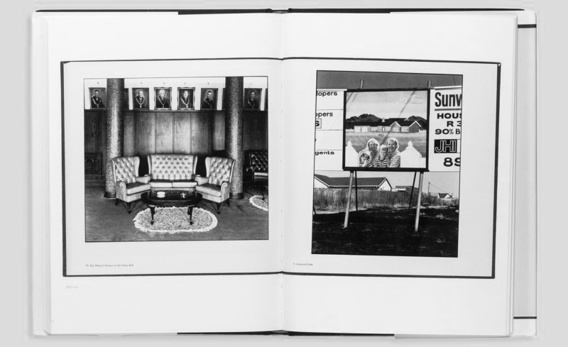 David Goldblatt – In Boksburg: Books on Books – www.photobookstore.nl