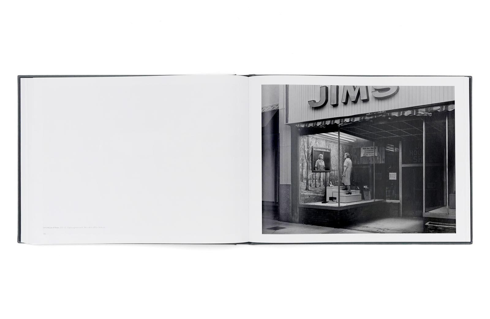 Gregory Crewdson – Eveningside – www.photobookstore.nl