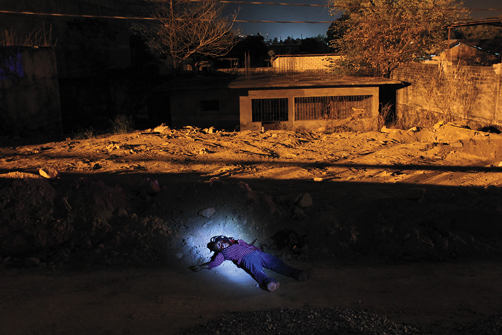 John Moore – Undocumented – www.photobookstore.nl